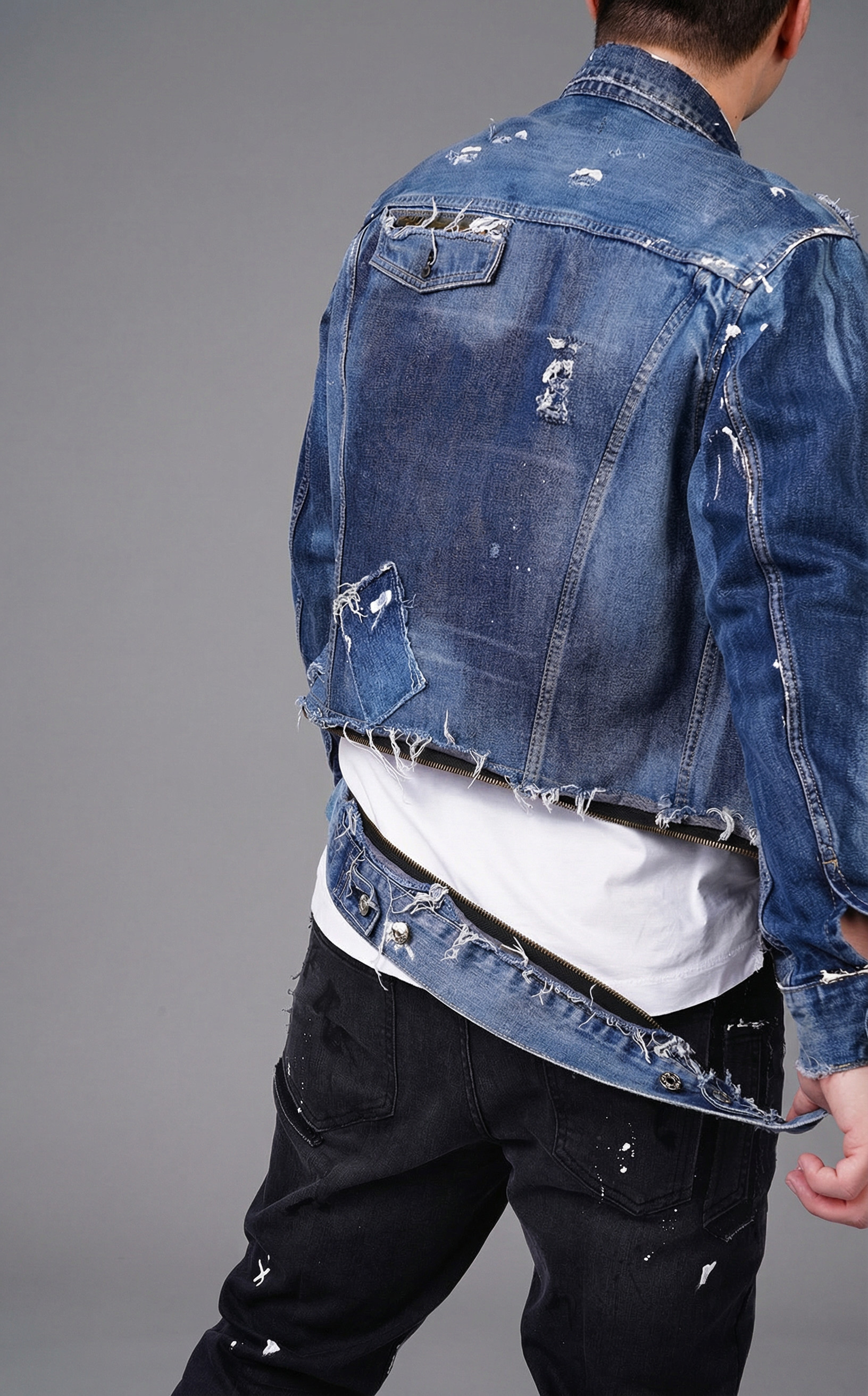 Geaca de blugi cu elemente distressed si fermoar la spate Geci MGL6130 Geaca de blugi cu elemente distressed si fermoar la spate MGL6130