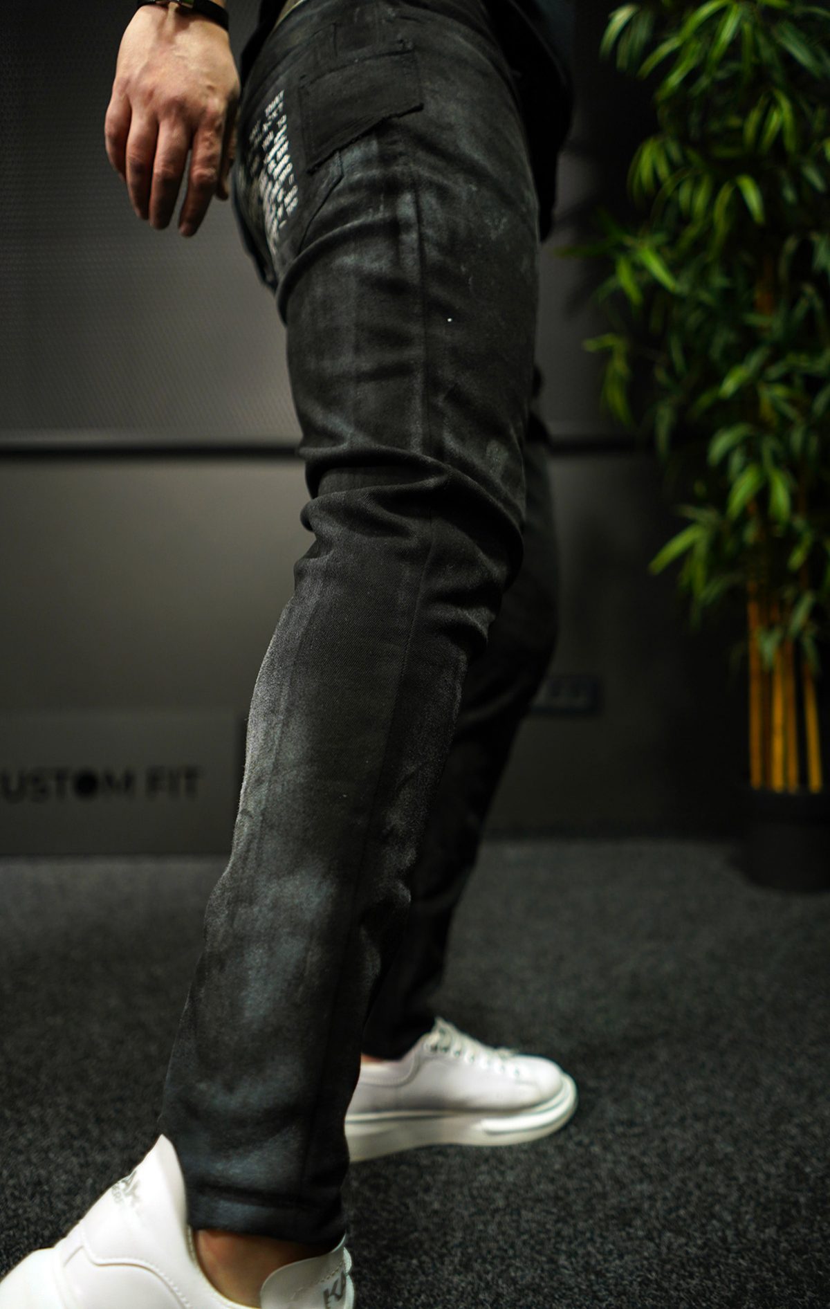 NEO DUNE-BLACK JEANS W/ ZIPPER MJL7016