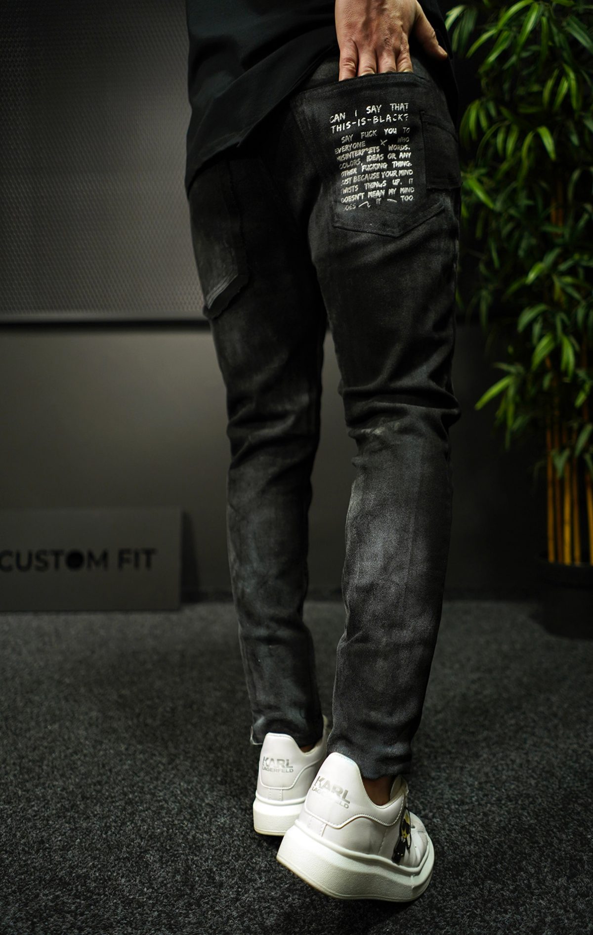 NEO DUNE-BLACK JEANS W/ ZIPPER MJL7016