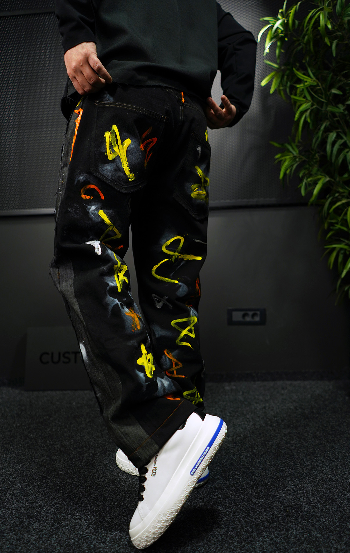 NEO NEW WORLD JEANS ART AS AN EXPRESSION MJL7020 NEO NEW WORLD JEANS MJL7020