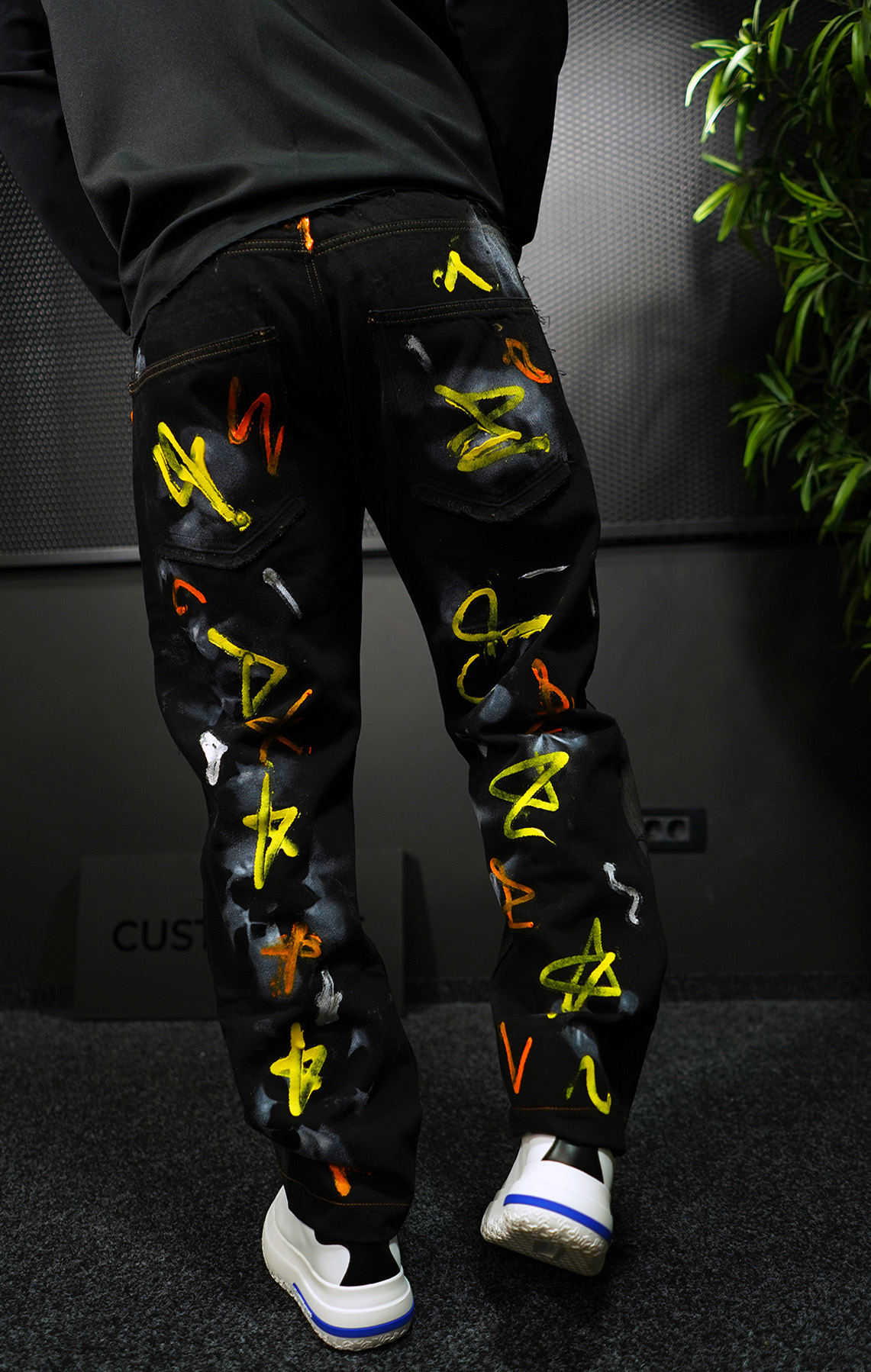 NEO NEW WORLD JEANS ART AS AN EXPRESSION MJL7020 NEO NEW WORLD JEANS MJL7020