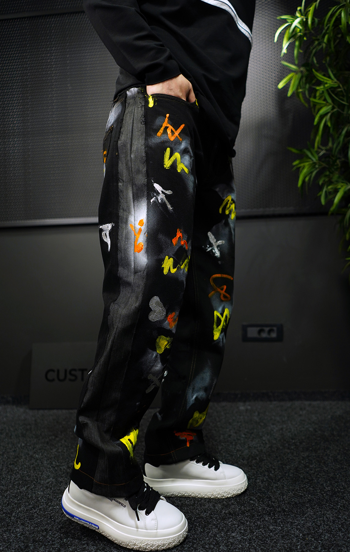 NEO NEW WORLD JEANS ART AS AN EXPRESSION MJL7020 NEO NEW WORLD JEANS MJL7020