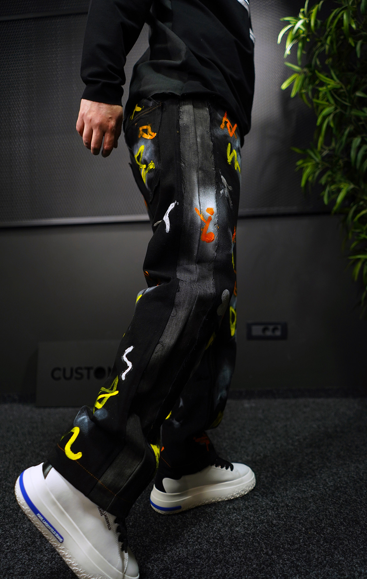 NEO NEW WORLD JEANS ART AS AN EXPRESSION MJL7020 NEO NEW WORLD JEANS MJL7020