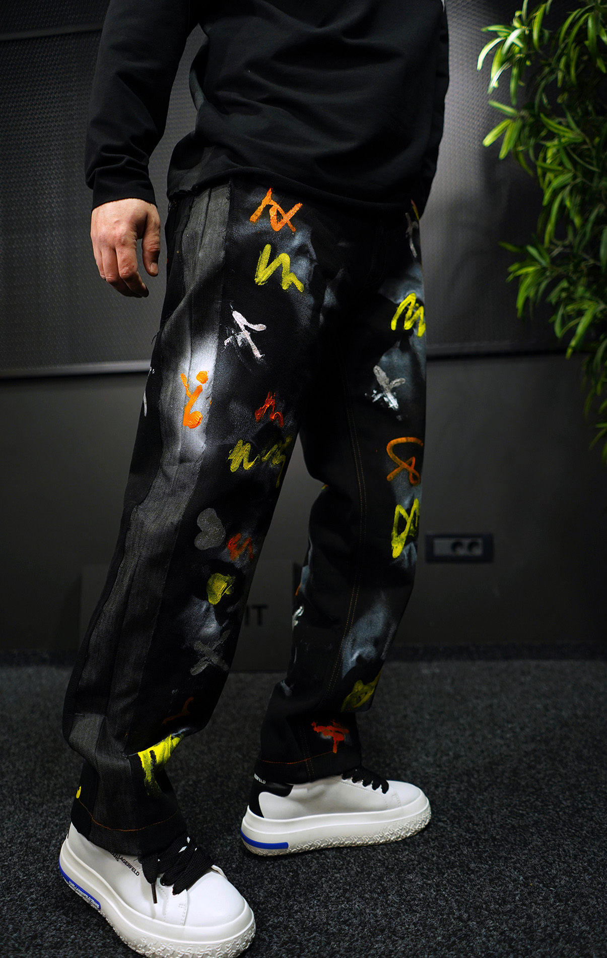 NEO NEW WORLD JEANS ART AS AN EXPRESSION MJL7020 NEO NEW WORLD JEANS MJL7020