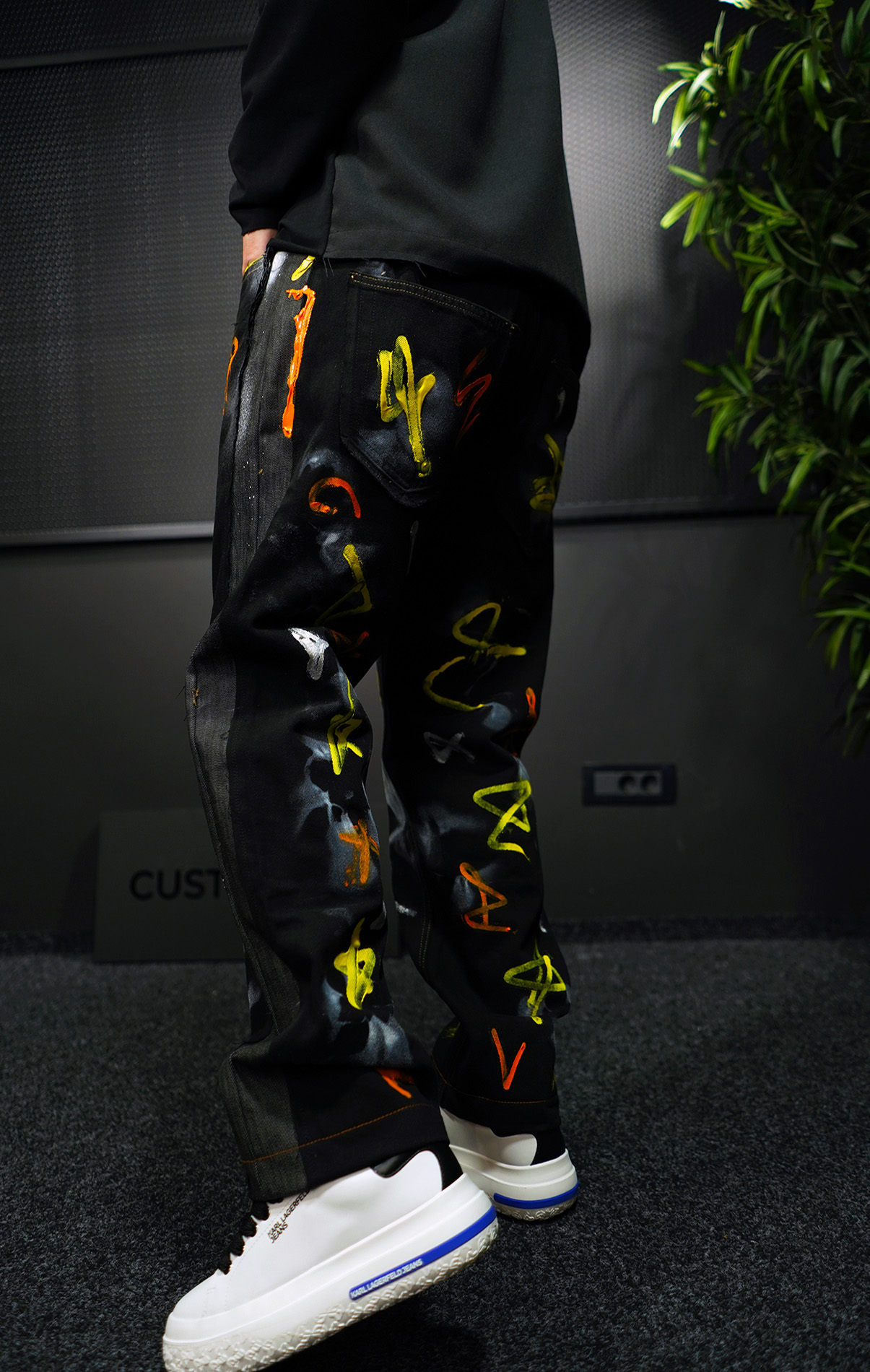 NEO NEW WORLD JEANS ART AS AN EXPRESSION MJL7020 NEO NEW WORLD JEANS MJL7020